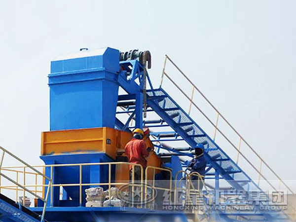 直線振動篩現(xiàn)場