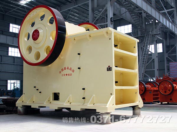 顎式粉碎機顎板、肘板和邊護板哪種好？