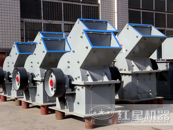 不同型號(hào)的錘式打砂機(jī)