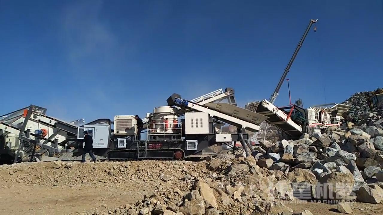 煙臺時產400噸履帶移動破碎機現(xiàn)場生產視頻