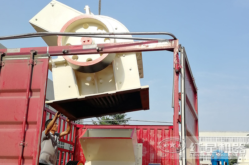 設(shè)備裝車發(fā)貨現(xiàn)場 設(shè)備裝車發(fā)貨現(xiàn)場