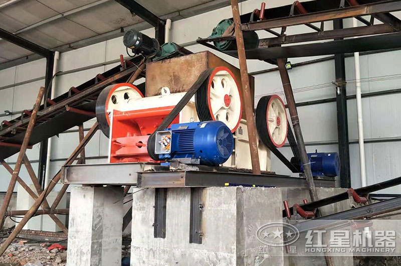 細(xì)碎破碎機(jī)有哪些？工作原理及型號(hào)參數(shù)介紹