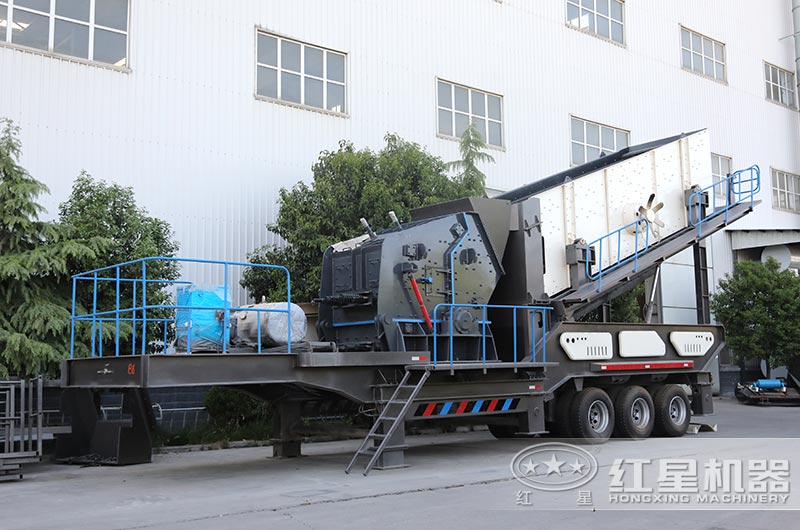 移動(dòng)式煤矸石粉碎機(jī)圖片(反擊破) 移動(dòng)式煤矸石粉碎機(jī)圖片(反擊破)