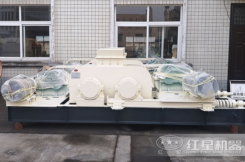 對(duì)輥式粉碎機(jī)圖片 對(duì)輥式粉碎機(jī)圖片