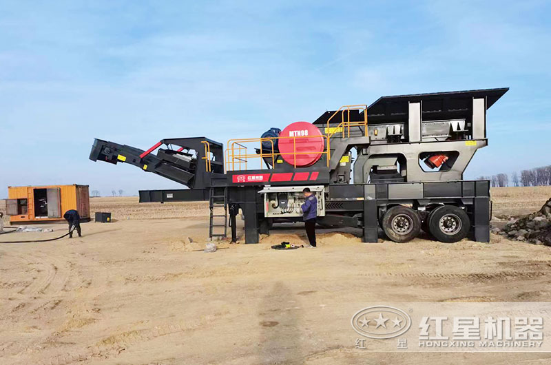 移動(dòng)破碎機(jī)時(shí)產(chǎn)300噸有哪些？多少錢(qián)一臺(tái)？