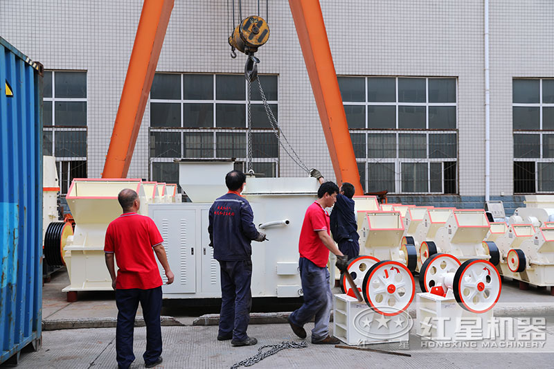 顎式破碎機(jī)發(fā)貨 顎式破碎機(jī)發(fā)貨