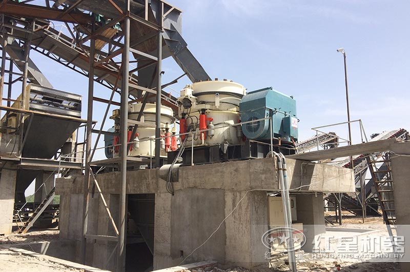 多缸圓錐破碎機(jī)工作現(xiàn)場(chǎng)圖片 多缸圓錐破碎機(jī)工作現(xiàn)場(chǎng)圖片