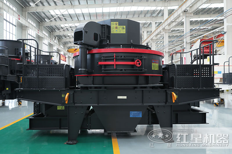 沖擊破時(shí)產(chǎn)300噸需要多大型號(hào)的機(jī)器？