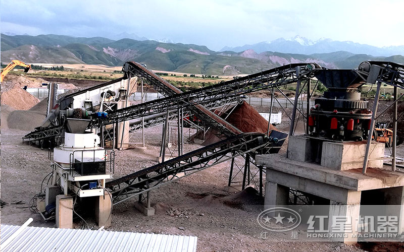 時(shí)產(chǎn)量200噸制砂生產(chǎn)現(xiàn)場 時(shí)產(chǎn)量200噸制砂生產(chǎn)現(xiàn)場