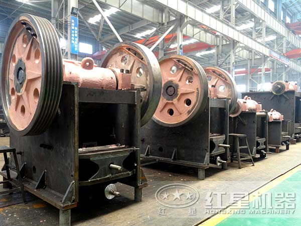 鄂式破碎機(jī)生產(chǎn)車間