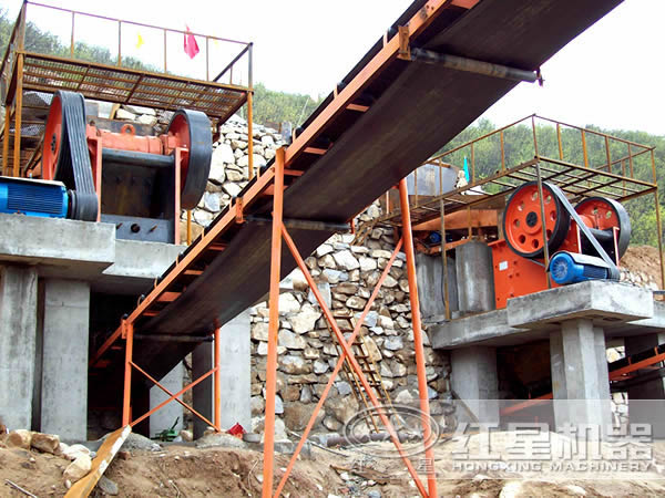 150×250顎式破碎機(jī)工作在河北承德