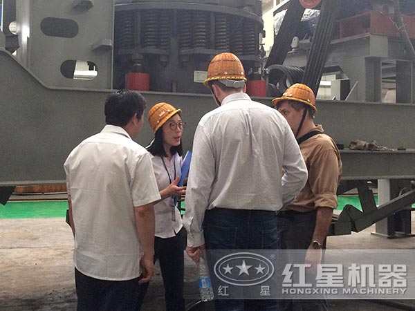 河北時(shí)產(chǎn)100方石料移動破碎機(jī)多少錢一臺，能出多大料？