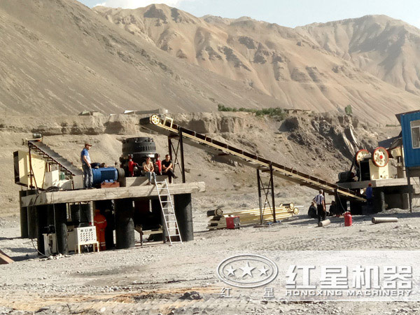 制砂生產(chǎn)線(xiàn)設(shè)備安裝現(xiàn)場(chǎng)