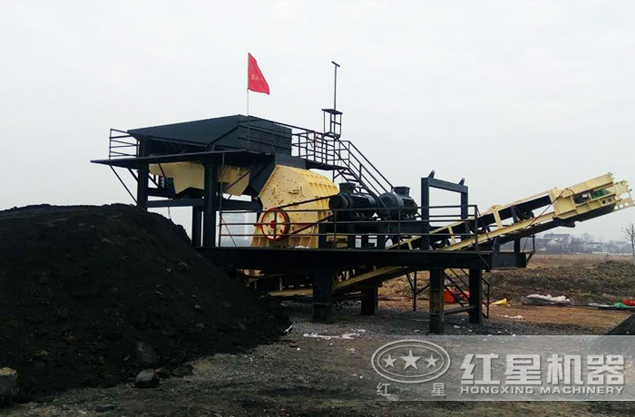 移動(dòng)錘式碎煤機(jī)作業(yè)客戶現(xiàn)場(chǎng)