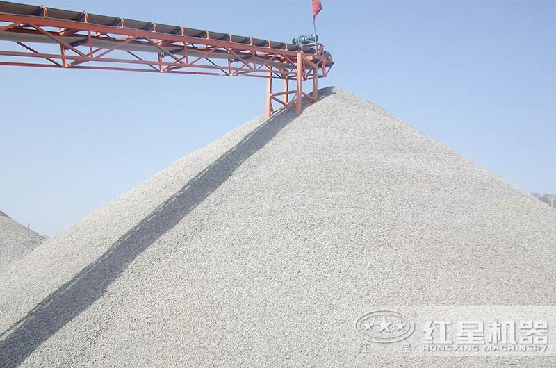 大規(guī)模礦山機械破碎機今天啟程，請注意接收！