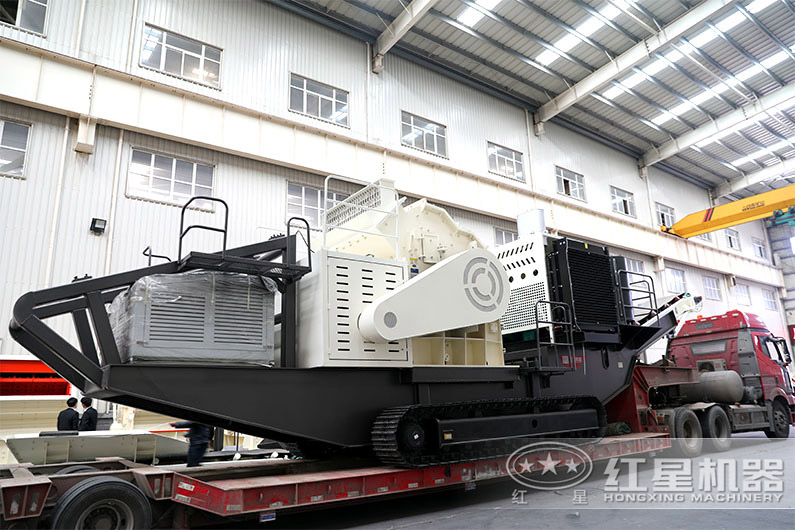 山東又一移動(dòng)河卵石制砂機(jī)裝車(chē)發(fā)貨，即將奔赴夜場(chǎng)