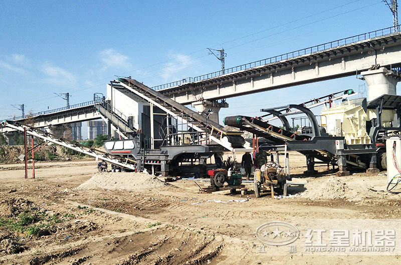 移動式破碎機(jī)現(xiàn)場