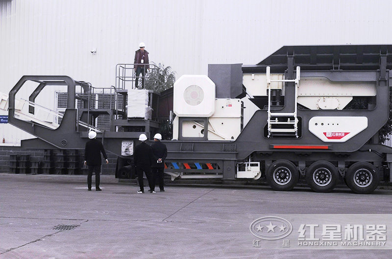 湖北荊門用戶來廠考察建筑垃圾移動(dòng)破碎站