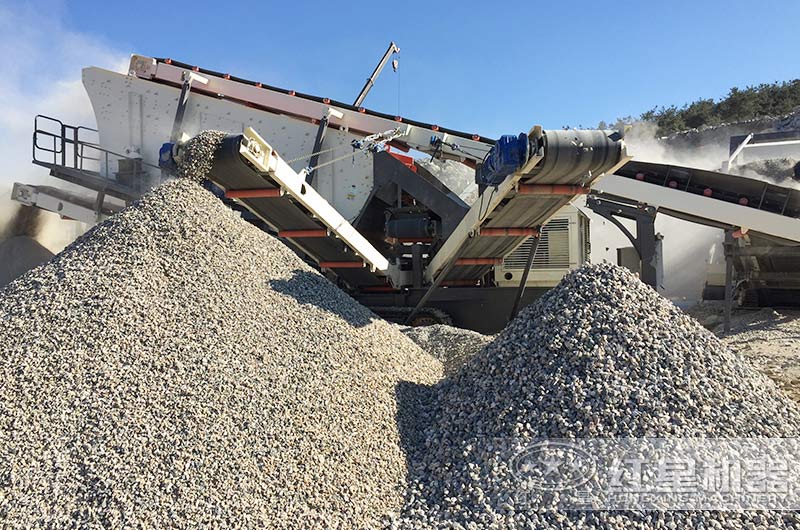 履帶移動(dòng)式石料碎石機(jī)一天能碎多少石子?如何配置比較省錢(qián)