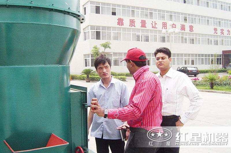 每天10噸的打石粉機(jī)器哪兒有？環(huán)保嗎？