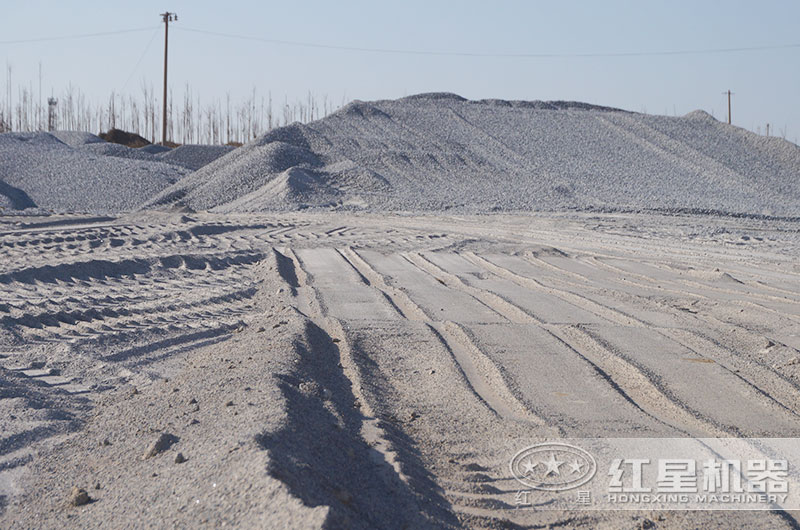 破碎石頭生產(chǎn)石子違法嗎，現(xiàn)在可以著手2022年石頭加工了嗎？