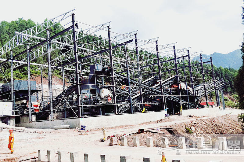 如何降低破碎機(jī)粉碎石頭時(shí)噪音大這個(gè)缺點(diǎn)，有沒有無(wú)噪音的破碎機(jī)械？