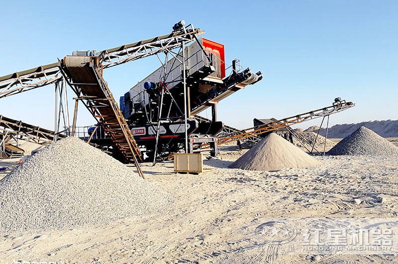 履帶式和輪胎式移動(dòng)破碎站的區(qū)別是什么？全方位對(duì)比一目了然