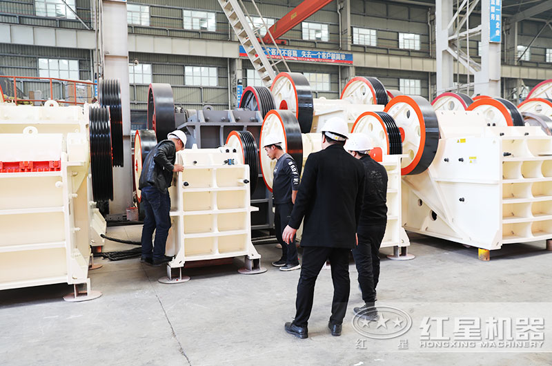 小型碎石機哪里有賣？來這里不僅選擇多且價格還優(yōu)惠