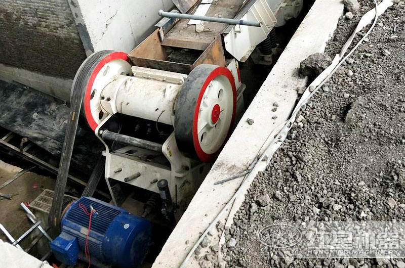 破碎石頭機10萬的有多大產量，哪個廠家生產的質量好？