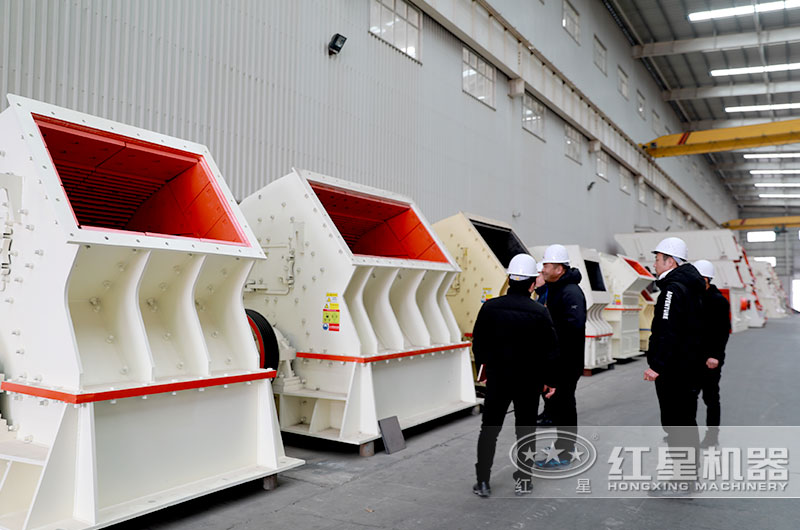 破碎鋼渣用哪種破碎機(jī)好？產(chǎn)量是多少？