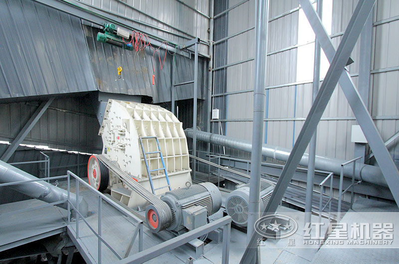 錘式破碎機(jī)能破碎生石灰嗎？有時產(chǎn)50噸的嗎？