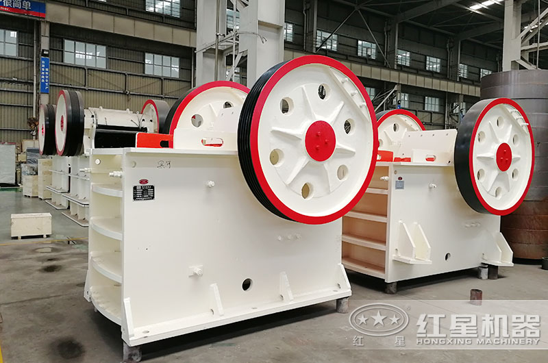 69鄂破碎機(jī)圖片及價(jià)格,69破碎機(jī)一天產(chǎn)量可達(dá)多少方？