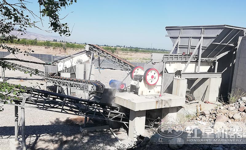 礦山鄂式破碎機(jī)價(jià)格一臺(tái)是多少錢？詳看紅星破碎機(jī)2021新報(bào)價(jià)