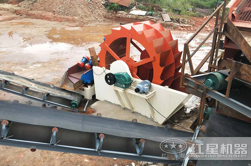 沙包土洗出來的沙好還是河沙好？洗出好沙子的機(jī)器有哪些？