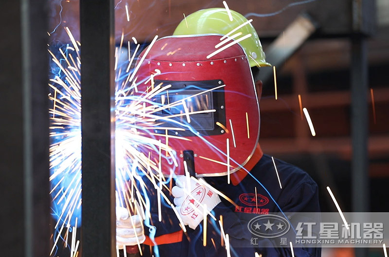 紅星S7系列干法制砂樓匠心制造，制砂手續(xù)辦理簡(jiǎn)單