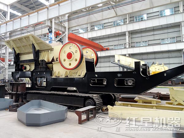 鄂式破碎機(jī)種類中的移動鄂式破碎站